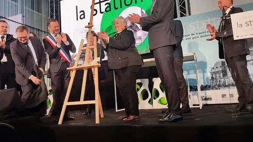 La gare, devenue la Station, a été inaugurée officiellement