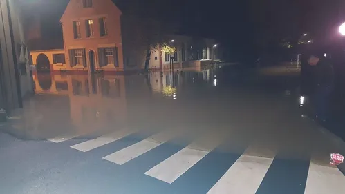 De nombreuses routes, rues et caves ont été inondées cette nuit