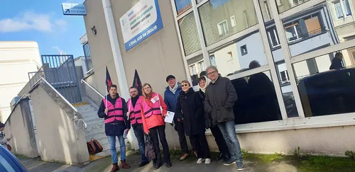 Un rassemblement devant le CROUS, après l’immolation d’un étudiant...