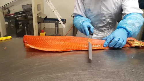 Le saumon fumé de Corrue et Deseille séduit des clients d’ici et...