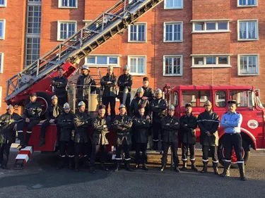 Après s’être fait pousser la moustache pour le "Movember", les...