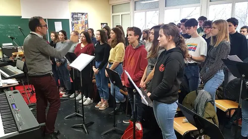 Les élèves de l’option musique du lycée Mariette enregistrent un album