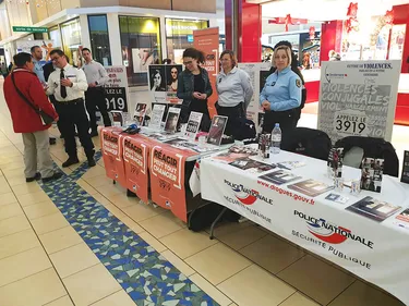 Forces de l’ordre et associations dans le temple de la consommation...