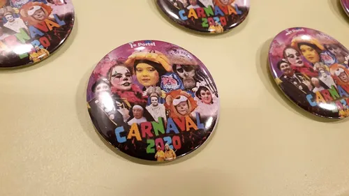Le badge de carnaval, un objet à collectionner