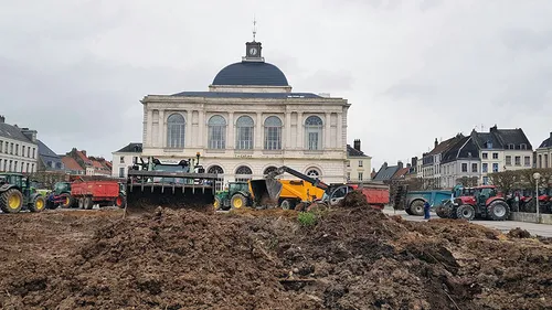Les agriculteurs ont voulu cultiver le centre-ville contre les...