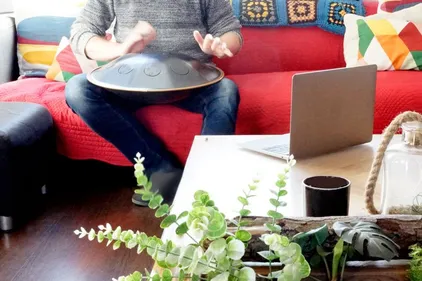 Des séances de relaxation sonore en visio pour supporter le...