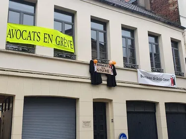 Les avocats du barreau de Saint-Omer durcissent leur mouvement de...