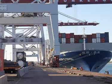 De nouveaux portiques au terminal des Flandres