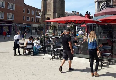 Pas de "loyer terrasse" pour les restaurants et les bars en 2020