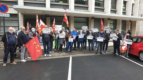 Le PCF réclame la gratuité des masques, et 4 autres mesures pour le...