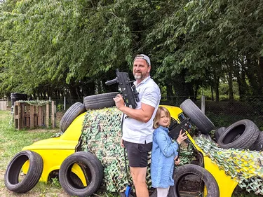 A Neuf-Berquin, un laser-game en plein air a ouvert dans un jardin