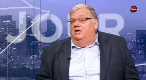 Le Dr Dickès, cofondateur de la clinique de la Côte d'Opale, est...