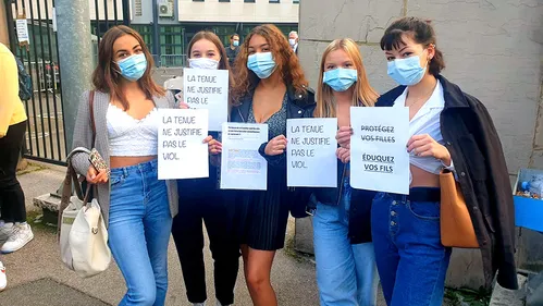 Des élèves du lycée Branly réclament le droit de s’habiller comme...