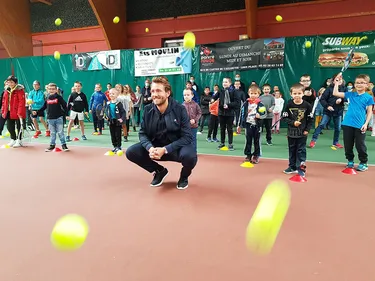 Lucas Pouille, la star de Loon-Plage, revient chez lui chargé de...