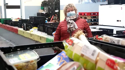 Covid : l’association d’aide alimentaire reçoit une soixantaine de...
