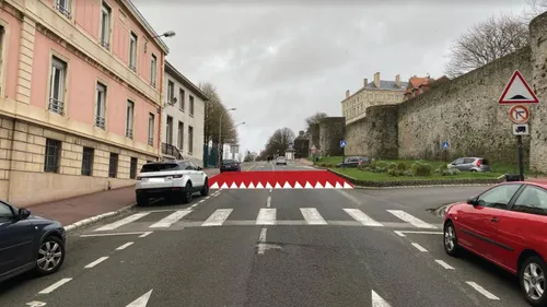 Bientôt un plateau surélevé Grande rue, un autre rue des Pipôts