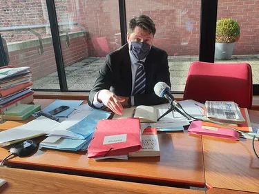 Face à la crise migratoire, le nouveau sous-préfet se veut humain,...