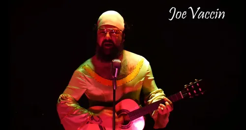 Les "non-essentiels" chantent l'urgence de rouvrir leur commerce...