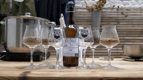 Créer sa propre bière à la maison, c’est toujours possible avec Oh...