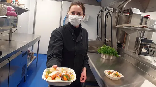 La "poissonnerie gourmande", un marché couvert des produits de la...