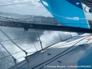 Bataille toujours aussi intense sur le Vendée Globe