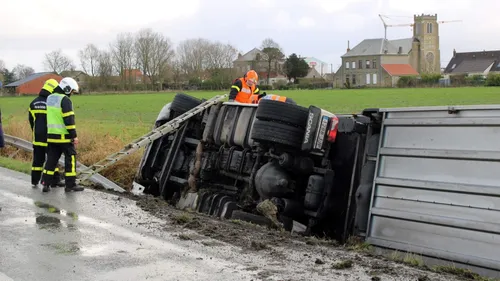 Nouvelle-Eglise: un camion dans le fossé de la D219, le chauffeur...