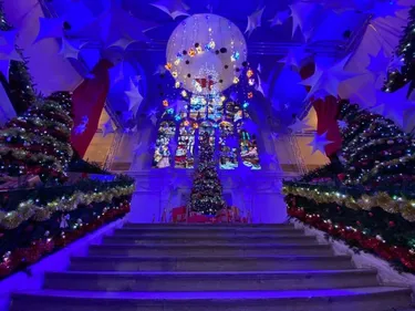 Un groupe de Rock tourne un clip dans le château du Père de Noël