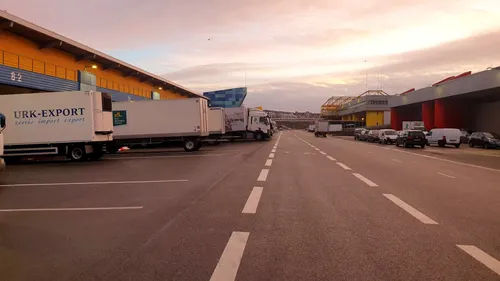 Covid : les flux de Grande-Bretagne suspendus, la marchandise...