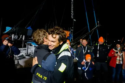 Thomas Ruyant vient d'arriver, il termine 4ème du Vendée Globe
