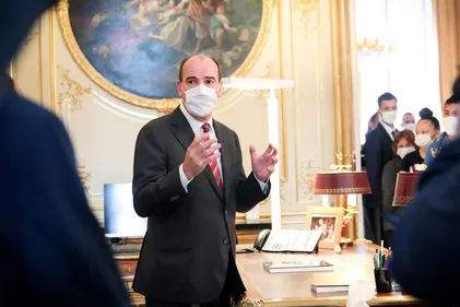 Pas de confinement, le Gouvernement renforce les mesures