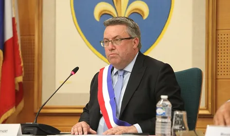 Situation migratoire : le maire ne veut plus être tout seul