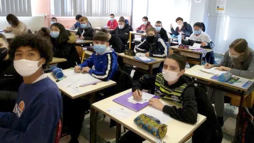 Des collégiens de Godefroy de Bouillon envoient leurs vœux à des...