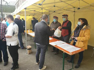 Un gros succès pour les premières carbonades du carnaval