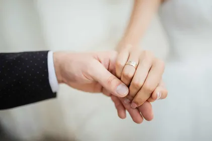 Les prises de rendez-vous pour les mariages uniquement par...