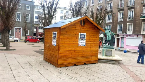 Des chalets installés pour permettre aux restaurateurs de vendre...