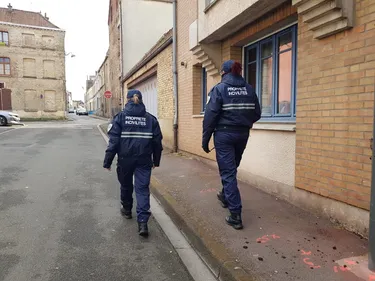 La brigade propreté parcourt les rues pour veiller au maintien de...