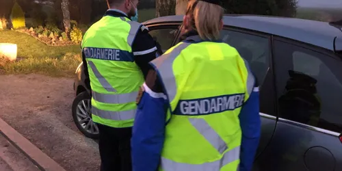 Incendies de voitures et contrôles ont marqué le Réveillon