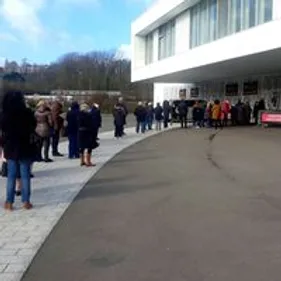 Près de 400 personnes vaccinées ce samedi matin au Palais des...