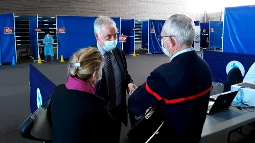 JP Pont, médecin et député LREM, veut rendre le vaccin obligatoire...