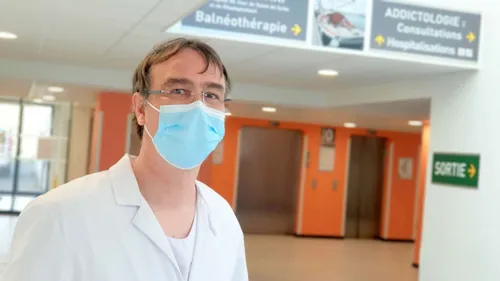 Quelques patients en rééducation après leur hospitalisation pour...