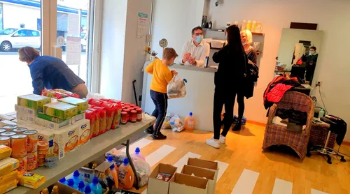 Le salon de coiffure Diazz a offert des coupes gratuites et des...