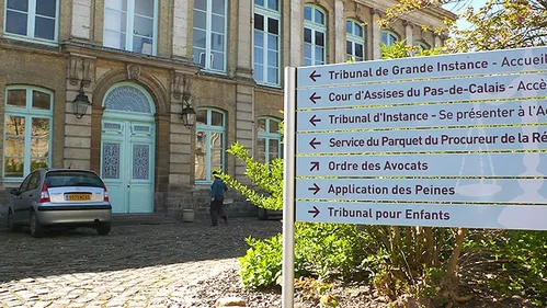 Deux individus condamnés pour avoir agressé des adolescents