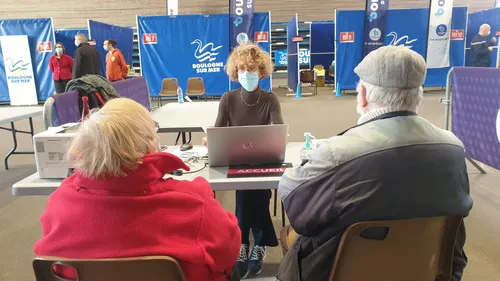 Les centres de vaccination traditionnels saturés, le vaccinodrome...