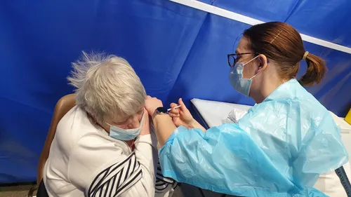 On a suivi Danièle et Jean, vaccinés ce week-end pour "rester...