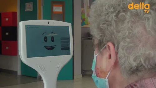 Cutti le petit robot de l'EHPAD