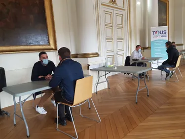 Près de 300 postes à pouvoir dans le secteur de...