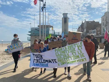 Des centaines de manifestants pour le climat