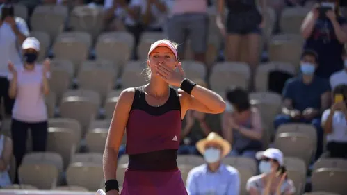 Kristina Mladenovic fait plaisir et se fait plaisir pour le début...