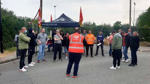 Reçus par Frédéric Cuvillier, les éboueurs "satisfaits" malgré...