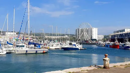 Boulogne : un voilier menaçait de couler dans le port